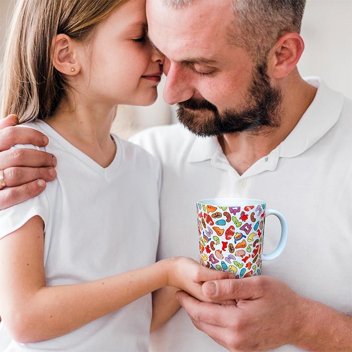 Father and daughter with organs mug